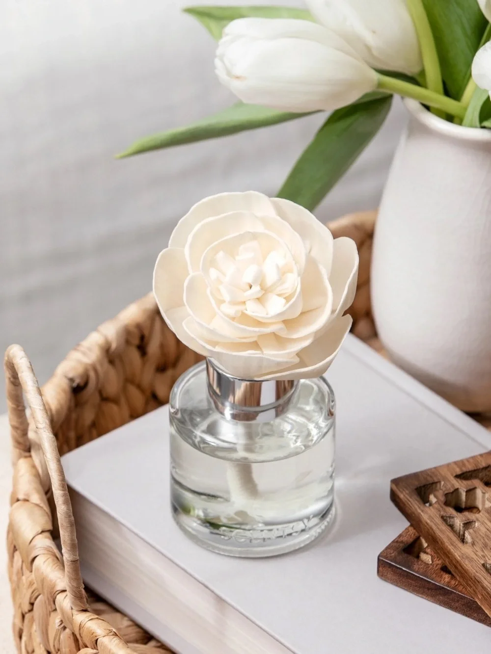 Scentsy Buttercup Belle Fragrance Flower Diffuser in Clothesline Scent NIB